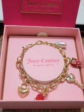 JUICY COUTURE CHARM BRACELET NIB